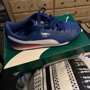 Puma big kids sneakers